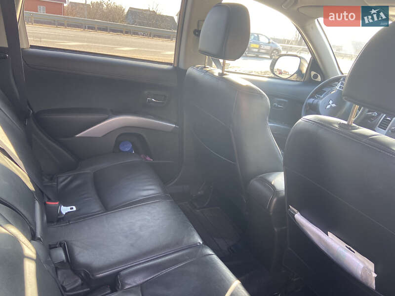 Позашляховик / Кросовер Mitsubishi Outlander 2010 в Житомирі