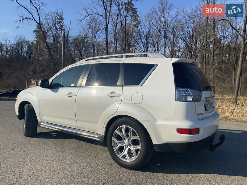 Позашляховик / Кросовер Mitsubishi Outlander 2010 в Житомирі