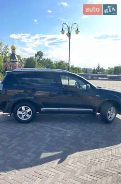 Внедорожник / Кроссовер Mitsubishi Outlander 2008 в 