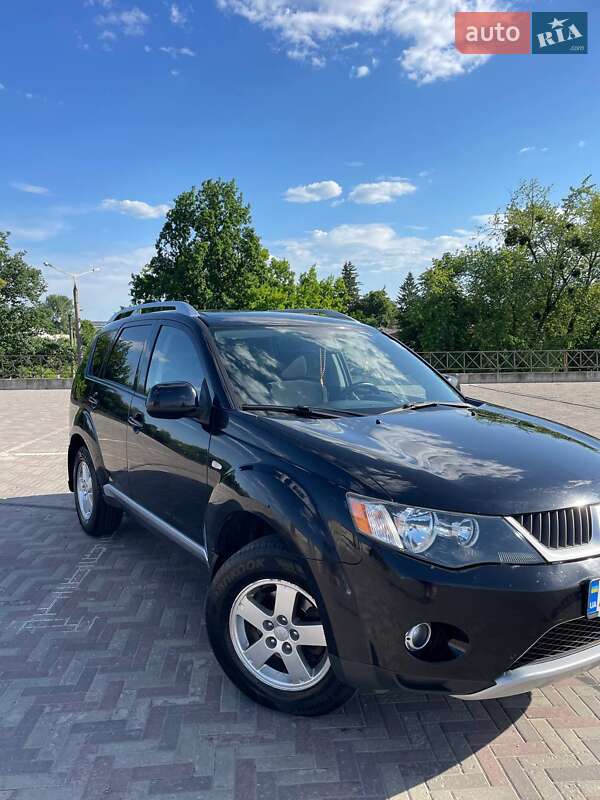 Внедорожник / Кроссовер Mitsubishi Outlander 2008 в 