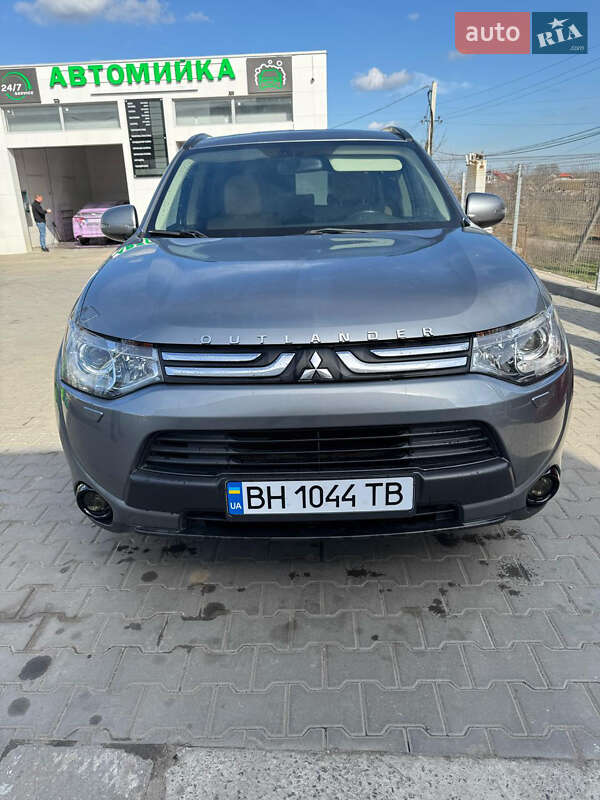 Mitsubishi Outlander 2013