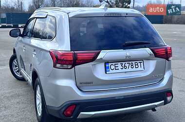 Внедорожник / Кроссовер Mitsubishi Outlander 2018 в 
