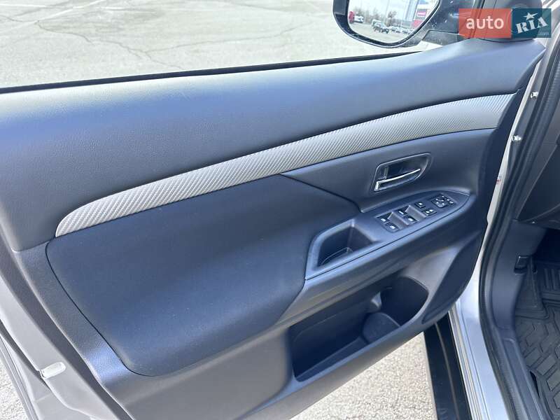 Внедорожник / Кроссовер Mitsubishi Outlander 2018 в Киеве