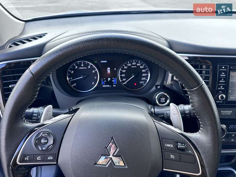 Внедорожник / Кроссовер Mitsubishi Outlander 2018 в Киеве