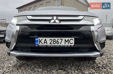 Позашляховик / Кросовер Mitsubishi Outlander 2016 в 