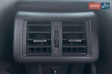 Позашляховик / Кросовер Mitsubishi Outlander 2019 в 