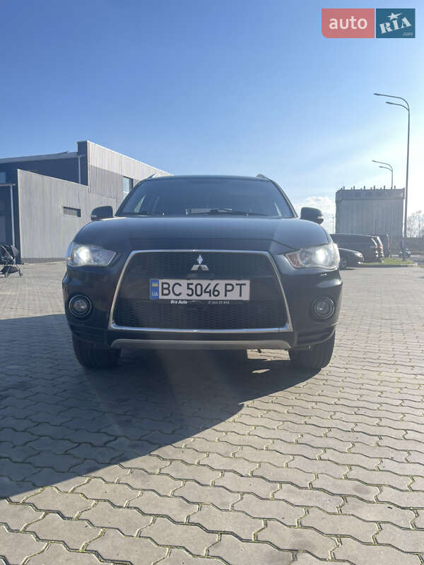 Внедорожник / Кроссовер Mitsubishi Outlander 2009 в Стрые
