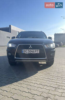 Внедорожник / Кроссовер Mitsubishi Outlander 2009 в 