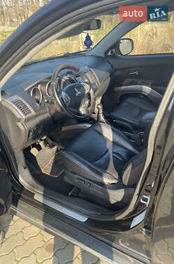 Внедорожник / Кроссовер Mitsubishi Outlander 2009 в 