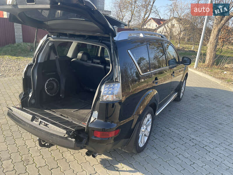 Внедорожник / Кроссовер Mitsubishi Outlander 2009 в Стрые