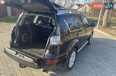 Внедорожник / Кроссовер Mitsubishi Outlander 2009 в 