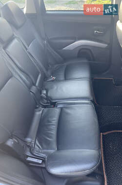 Внедорожник / Кроссовер Mitsubishi Outlander 2009 в 