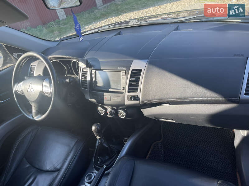 Внедорожник / Кроссовер Mitsubishi Outlander 2009 в Стрые