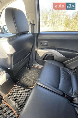Внедорожник / Кроссовер Mitsubishi Outlander 2009 в 
