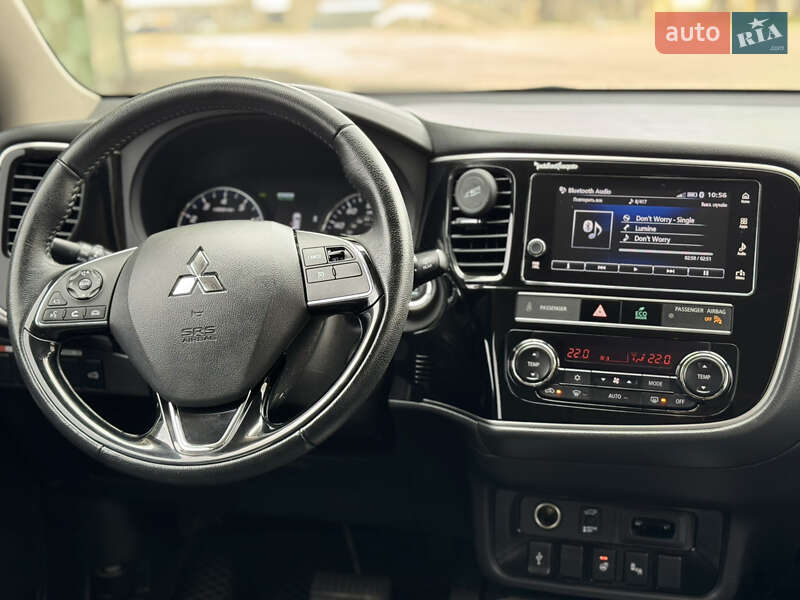 Внедорожник / Кроссовер Mitsubishi Outlander 2018 в Николаеве