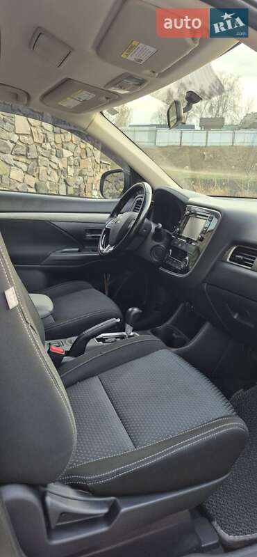 Внедорожник / Кроссовер Mitsubishi Outlander 2015 в Белой Церкви фото 8 Внедорожник / Кроссовер Mitsubishi Outlander 2015 в Белой Церкви