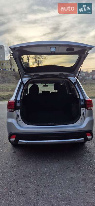 Внедорожник / Кроссовер Mitsubishi Outlander 2015 в Белой Церкви фото 30 Внедорожник / Кроссовер Mitsubishi Outlander 2015 в Белой Церкви