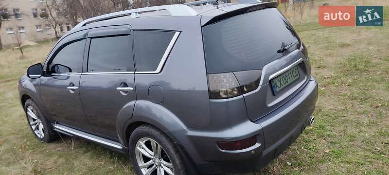 Позашляховик / Кросовер Mitsubishi Outlander 2010 в Харкові