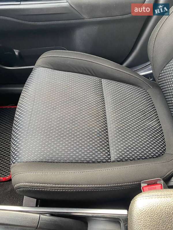 Позашляховик / Кросовер Mitsubishi Outlander 2017 в Кам'янці-Бузькій