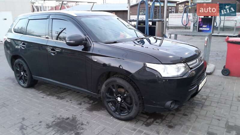 Mitsubishi Outlander 2014