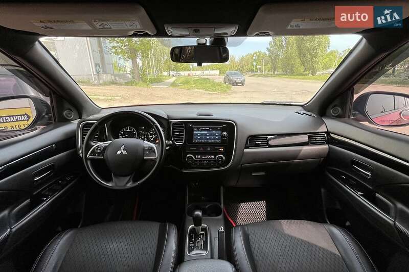 Внедорожник / Кроссовер Mitsubishi Outlander 2014 в Львове