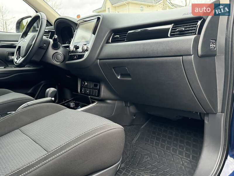 Позашляховик / Кросовер Mitsubishi Outlander 2021 в Одесі