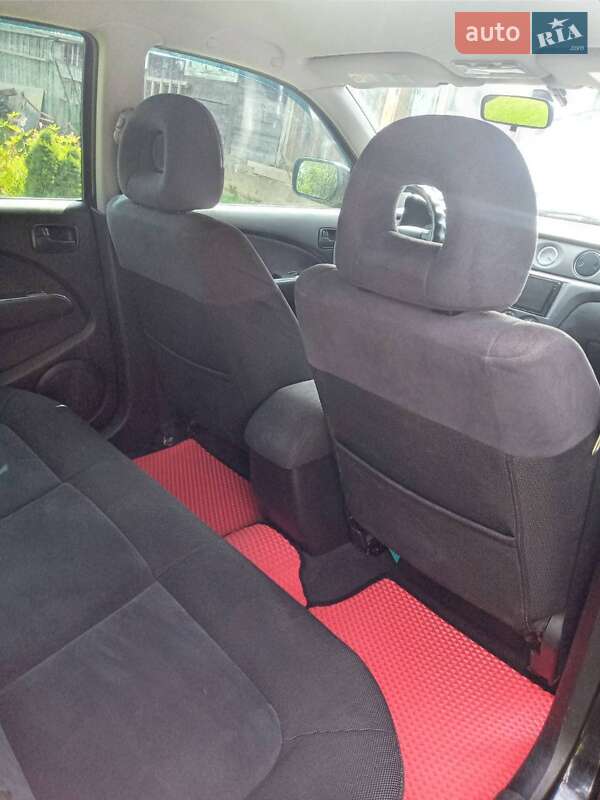 Позашляховик / Кросовер Mitsubishi Outlander 2003 в Верховині