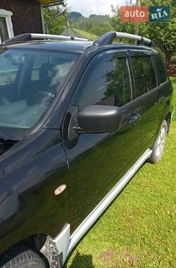 Внедорожник / Кроссовер Mitsubishi Outlander 2003 в Верховине