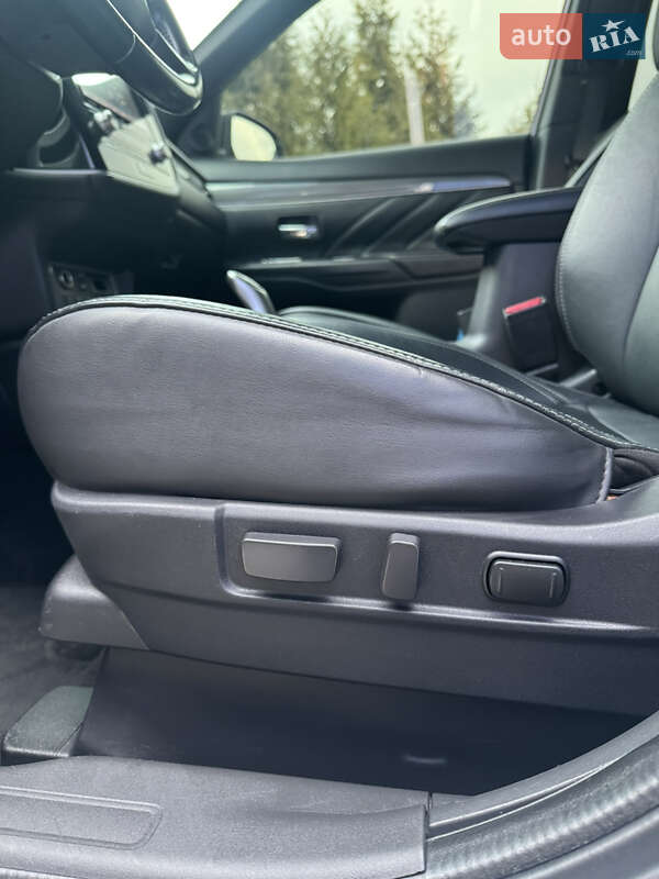 Позашляховик / Кросовер Mitsubishi Outlander 2020 в Львові