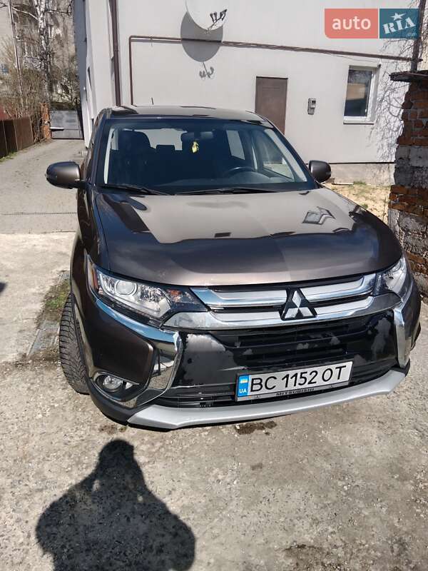 Mitsubishi Outlander 2016