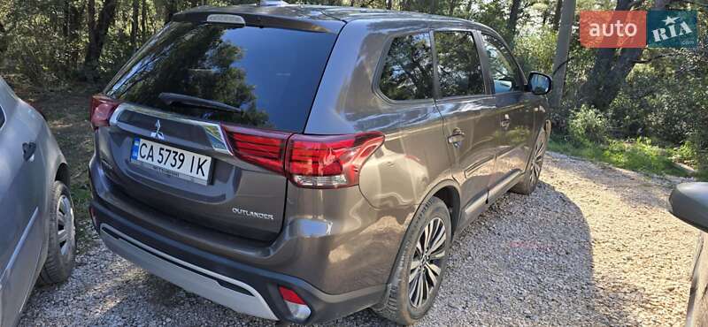 Внедорожник / Кроссовер Mitsubishi Outlander 2019 в Мукачево фото 4 Внедорожник / Кроссовер Mitsubishi Outlander 2019 в Мукачево