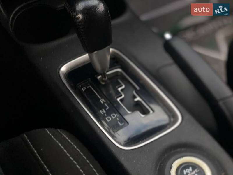 Позашляховик / Кросовер Mitsubishi Outlander 2015 в Києві