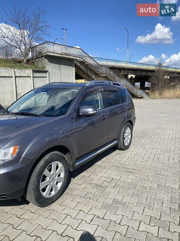 Позашляховик / Кросовер Mitsubishi Outlander 2010 в Дрогобичі