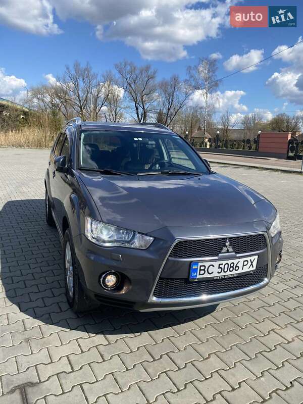 Позашляховик / Кросовер Mitsubishi Outlander 2010 в Дрогобичі