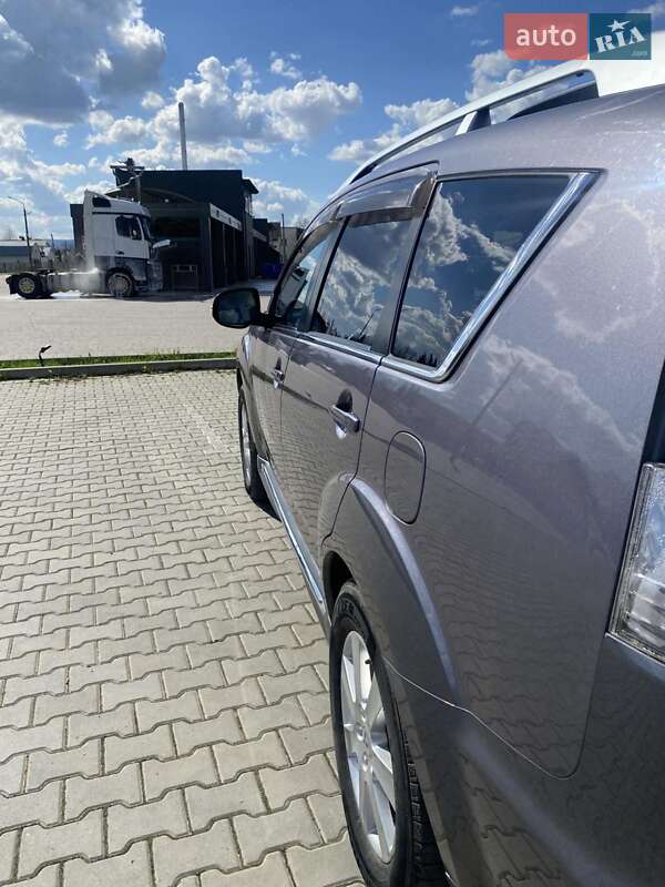 Позашляховик / Кросовер Mitsubishi Outlander 2010 в Дрогобичі