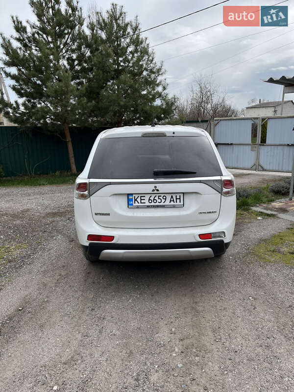 Внедорожник / Кроссовер Mitsubishi Outlander 2014 в Днепре