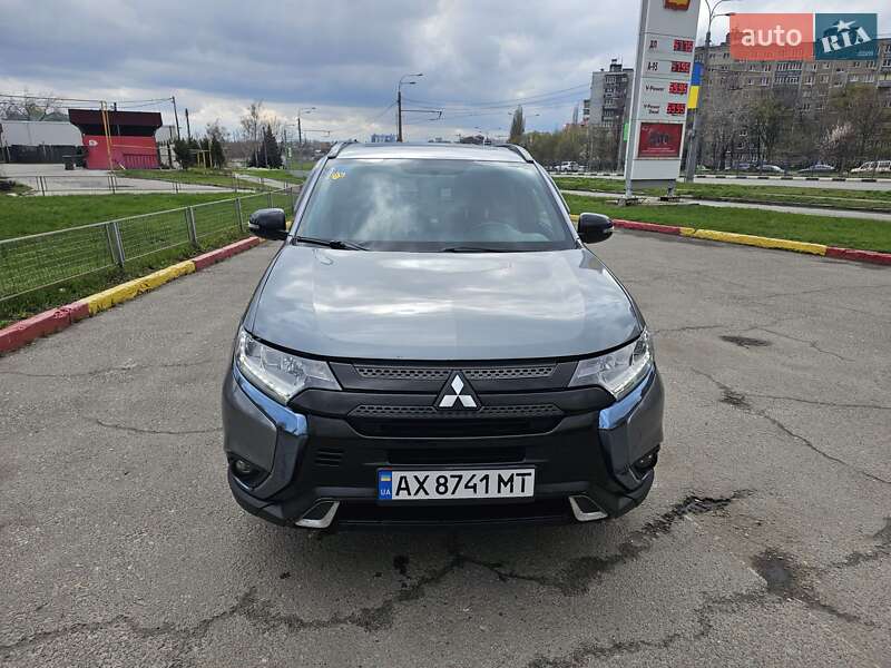 Внедорожник / Кроссовер Mitsubishi Outlander 2018 в Харькове