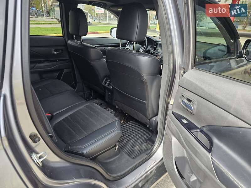 Внедорожник / Кроссовер Mitsubishi Outlander 2018 в Харькове