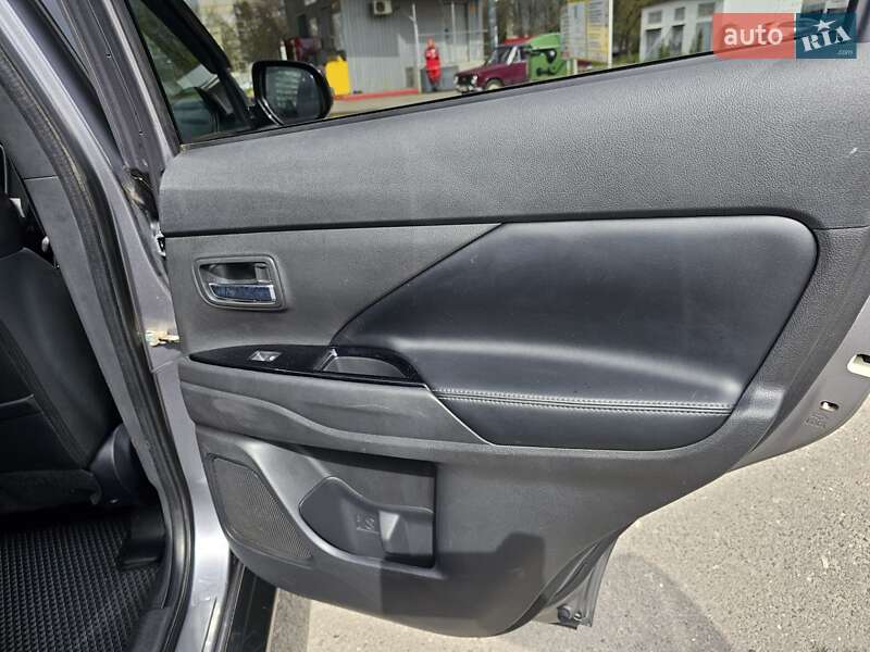 Внедорожник / Кроссовер Mitsubishi Outlander 2018 в Харькове