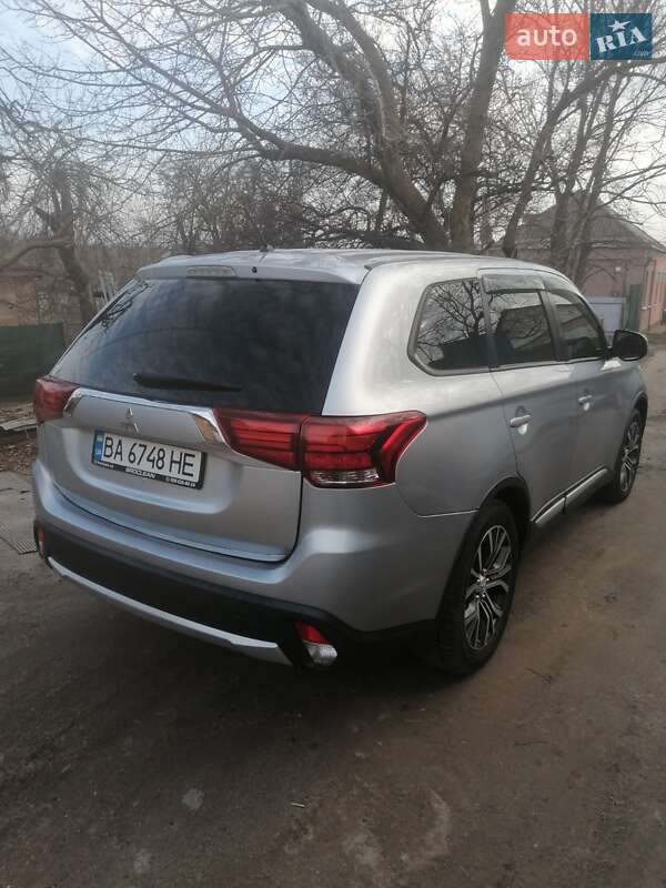 Позашляховик / Кросовер Mitsubishi Outlander 2015 в Кропивницькому