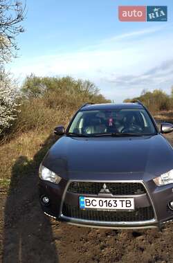 Внедорожник / Кроссовер Mitsubishi Outlander 2010 в Львове
