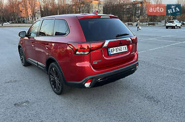 Внедорожник / Кроссовер Mitsubishi Outlander 2019 в 