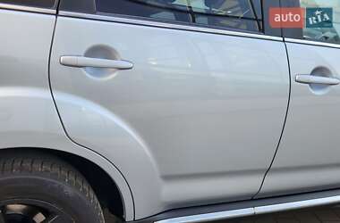 Позашляховик / Кросовер Mitsubishi Outlander 2011 в 