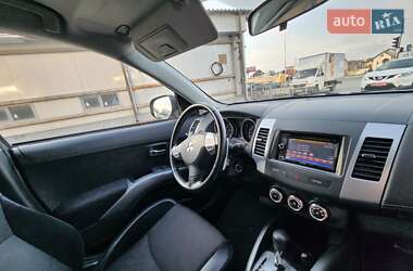 Позашляховик / Кросовер Mitsubishi Outlander 2011 в 