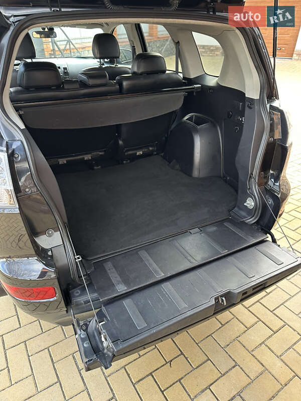Внедорожник / Кроссовер Mitsubishi Outlander 2009 в Староконстантинове