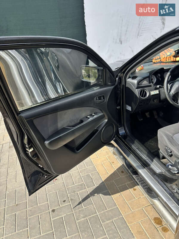 Внедорожник / Кроссовер Mitsubishi Outlander 2005 в Херсоне