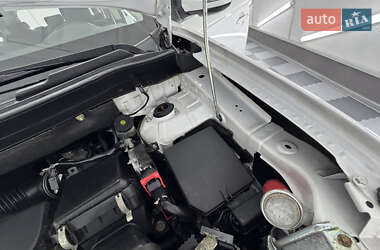 Позашляховик / Кросовер Mitsubishi Outlander 2014 в 