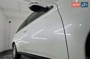 Позашляховик / Кросовер Mitsubishi Outlander 2014 в 