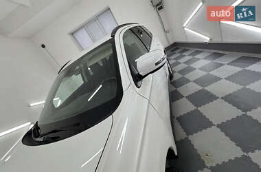 Позашляховик / Кросовер Mitsubishi Outlander 2014 в 