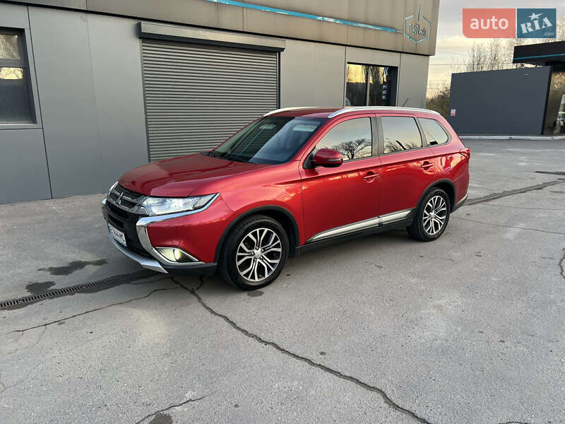 Mitsubishi Outlander 2016